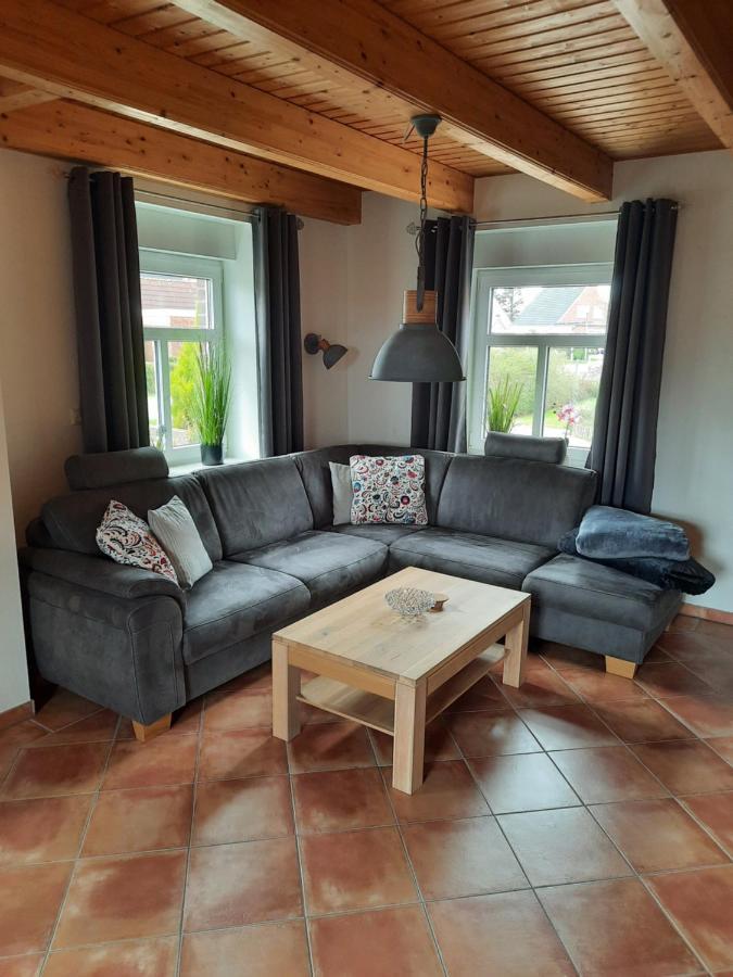 Tolles Ferienhaus In Pilsum - Ferienhaus Trientje - Mit Garten Und Ueberdachter Terrasse Exterior photo