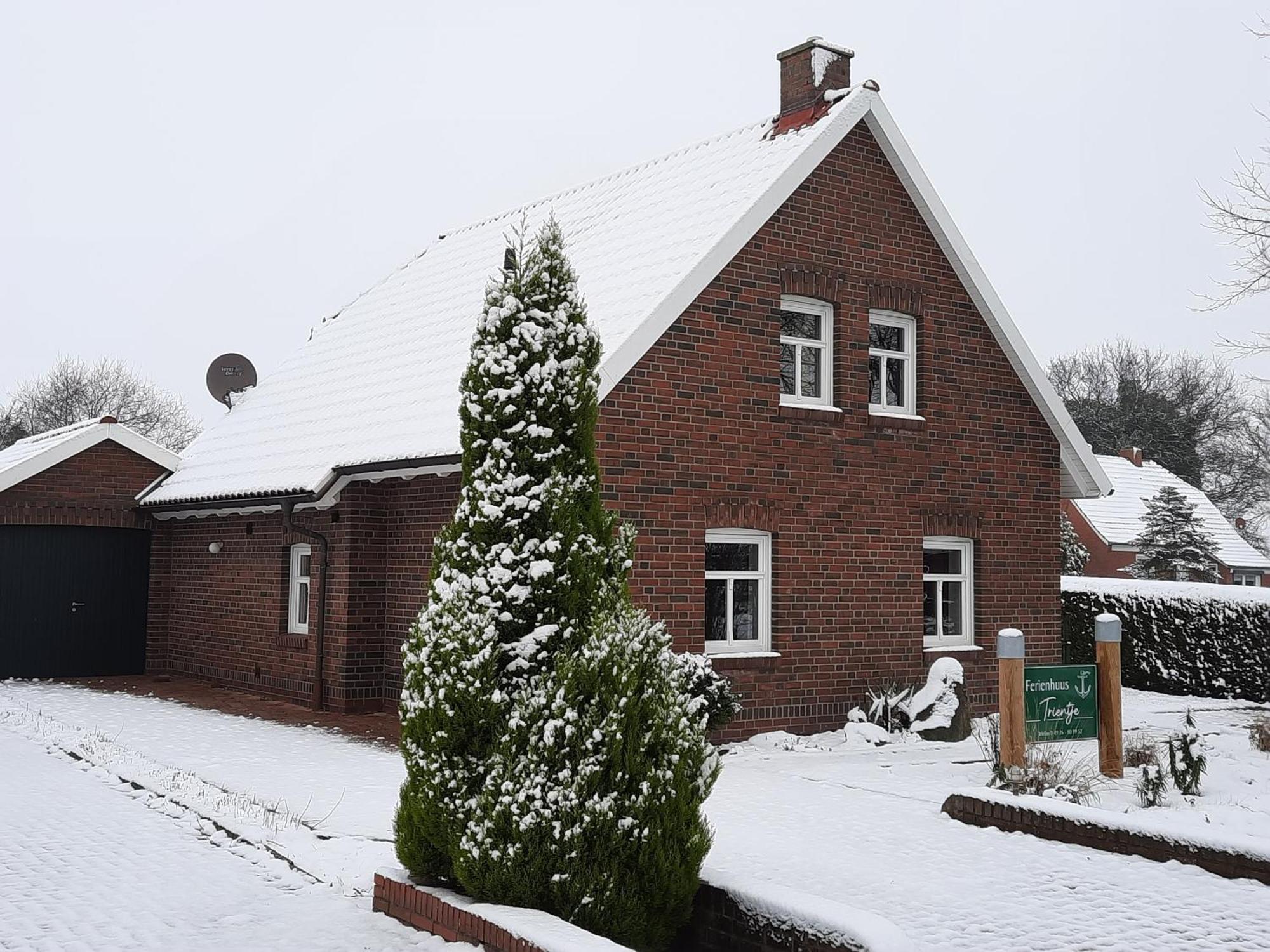 Tolles Ferienhaus In Pilsum - Ferienhaus Trientje - Mit Garten Und Ueberdachter Terrasse Exterior photo
